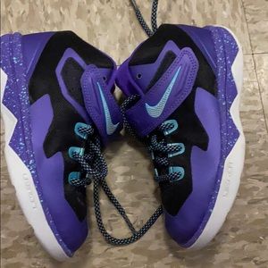 Nike sneaker 11c toddler